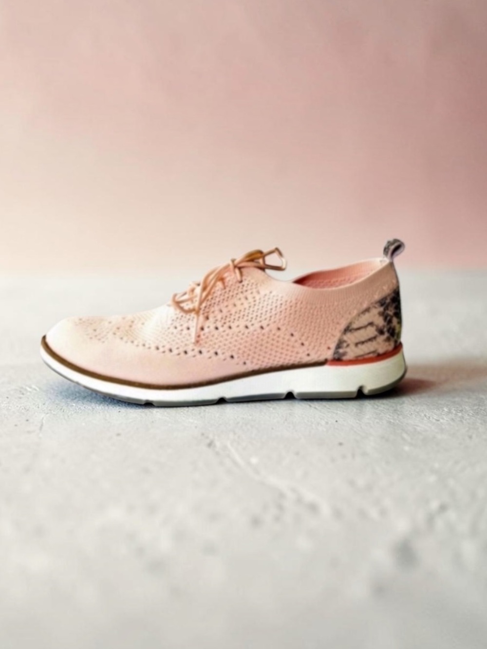 COLE HAAN ZEROGRAND Oxford Peach Whip Stitchlite Snake Print Size 9.5 B